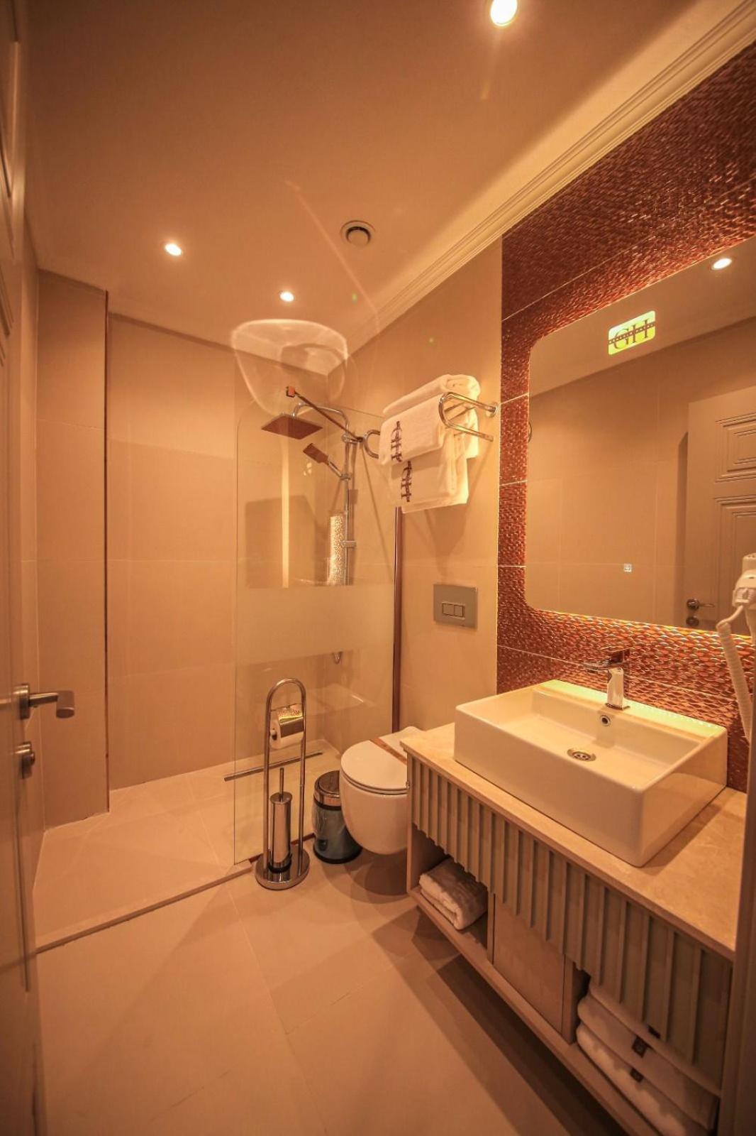 Goerguelue Hotel Merkezkoy エクステリア 写真